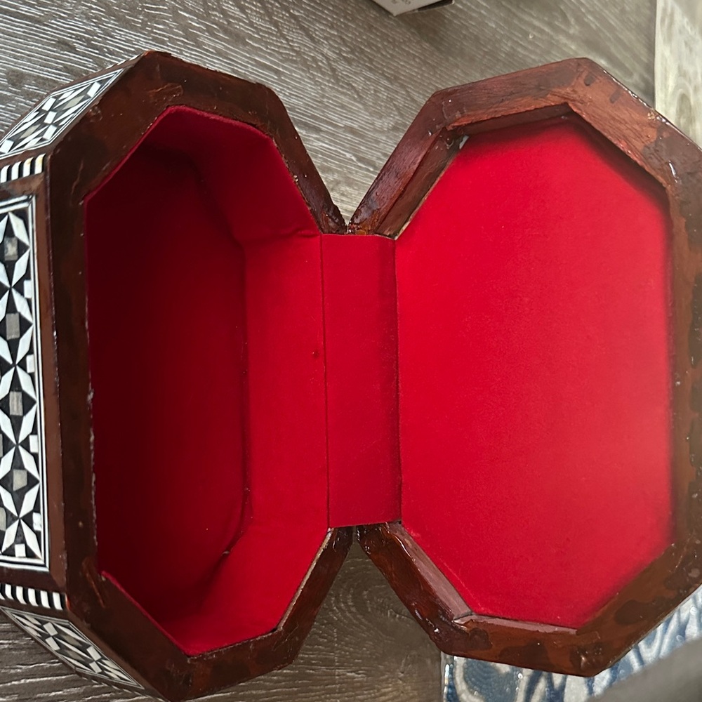 Intricate Geometric Inlay Box - Picture 3 of 6